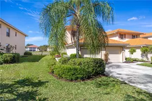 290 Robin Hood Cir, Naples, FL 34104 - Photo 2