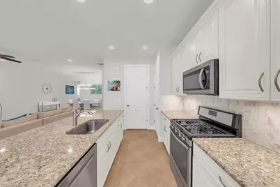 16367 Halberry Ln, Naples, FL 34110 - Photo 12