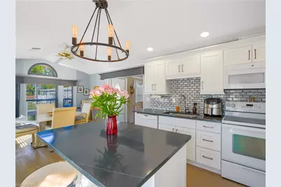 2048 Crystal Lake Dr, Naples, FL 34120 - Photo 10