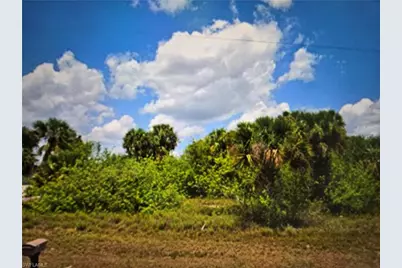 8047 Sherwood Cir, Labelle, FL 33935 - Photo 2