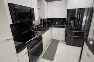 380 W 41st St, Hialeah, FL 33182 - Photo 28