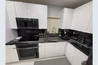 380 W 41st St, Hialeah, FL 33182 - Photo 30