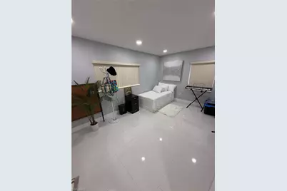 380 W 41st St, Hialeah, FL 33182 - Photo 8