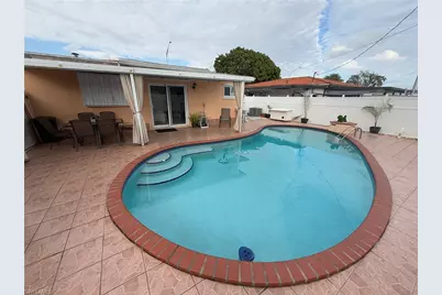 380 W 41st St, Hialeah, FL 33182 - Photo 40