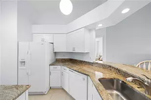 121 Wading Bird Cir, Naples, FL 34110 - Photo 4