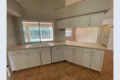 6792 Weatherby Ct, Naples, FL 34104 - Photo 10