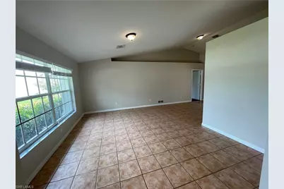 6792 Weatherby Ct, Naples, FL 34104 - Photo 4