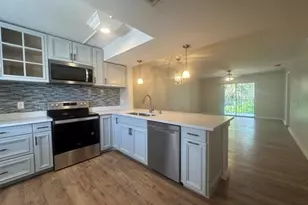 2395 Naples Trace Cir, Naples, FL 34109 - Photo 8