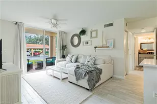 1260 Wildwood Lakes Blvd, Naples, FL 34104 - Photo 4