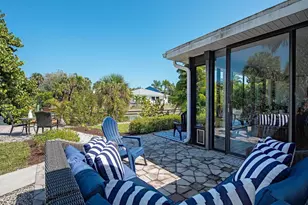 3165 Lakeview Dr, Naples, FL 34112 - Photo 16