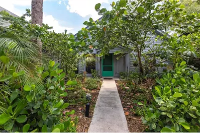 1323 Solana Rd #2, Naples, FL 34103 - Photo 2