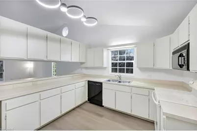 812 102nd Ave N, Naples, FL 34108 - Photo 8