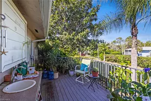 194 Palm Dr, Naples, FL 34112 - Photo 22