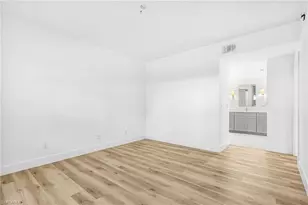 661 Windsor Sq, Naples, FL 34104 - Photo 18