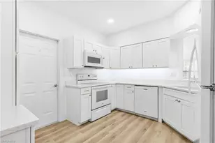 661 Windsor Sq, Naples, FL 34104 - Photo 12