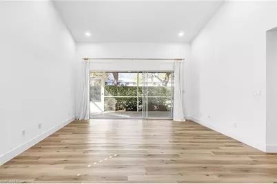 661 Windsor Sq #101, Naples, FL 34104 - Photo 4