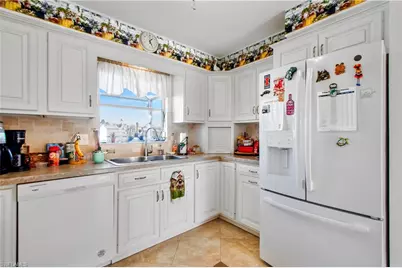 125 Pago Pago Dr E, Naples, FL 34113 - Photo 8