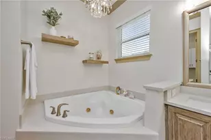 4000 Stonesthrow Ct, Naples, FL 34109 - Photo 16