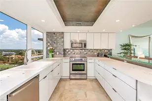 6825 Grenadier Blvd, Naples, FL 34108 - Photo 4