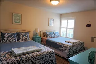 4194 St George Ln, Naples, FL 34119 - Photo 12