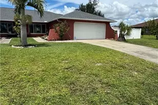913 Mohawk Pkwy, Cape Coral, FL 33914 - Photo 4