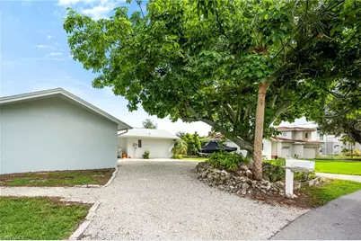 2271 Harbor Rd, Naples, FL 34104 - Photo 2