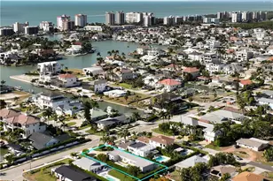 10042 Vanderbilt Dr, Naples, FL 34108 - Photo 36