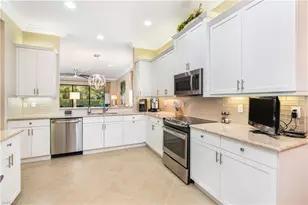 13628 Mandarin Cir, Naples, FL 34109 - Photo 6