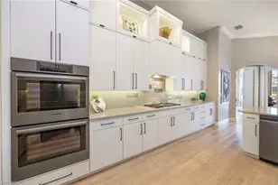 5851 Bromelia Ct, Naples, FL 34119 - Photo 12