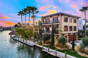 290 Channel Dr, Naples, FL 34108 - Photo 4