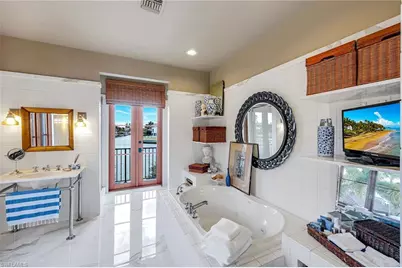 290 Channel Dr, Naples, FL 34108 - Photo 30