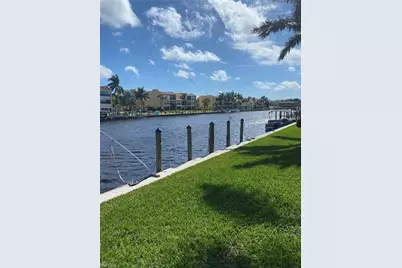 4001 SE 19th Pl #2, Cape Coral, FL 33904 - Photo 4