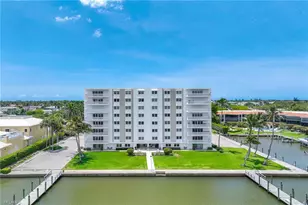 1325 7th St S, Naples, FL 34102 - Photo 6