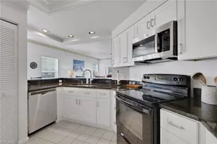 6260 Bellerive Ave, Naples, FL 34119 - Photo 10