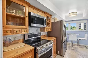 6020 Pelican Bay Blvd, Naples, FL 34108 - Photo 14