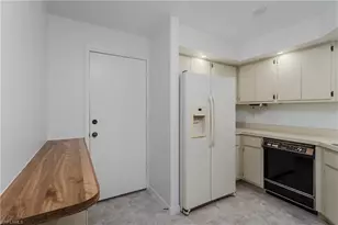 171 Bristol Ln, Naples, FL 34112 - Photo 6