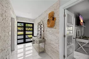 1890 Oakes Blvd, Naples, FL 34119 - Photo 4