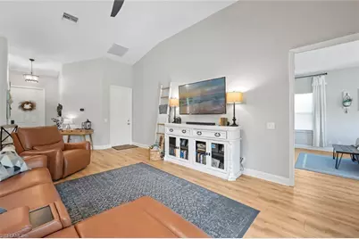 1070 21st St SW, Naples, FL 34117 - Photo 20