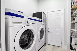 3935 Jasmine Lake Cir, Naples, FL 34119 - Photo 20