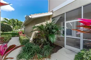 817 Carrick Bend Cir, Naples, FL 34110 - Photo 4