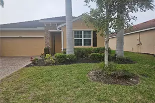 3264 Royal Gardens Ave, Fort Myers, FL 33916 - Photo 4