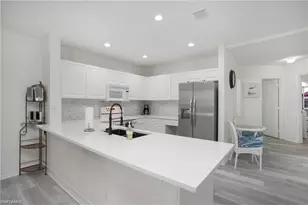 700 Diamond Cir, Naples, FL 34110 - Photo 8