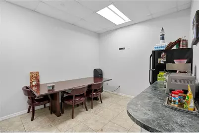 28065 Cleveland Ave, Punta Gorda, FL 33982 - Photo 16