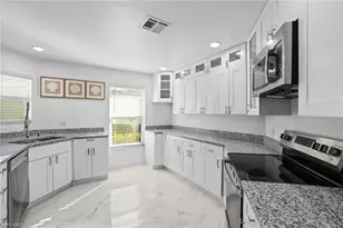 3141 Carriage Cir, Naples, FL 34105 - Photo 14