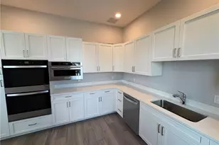 891 10th St S, Naples, FL 34102 - Photo 16