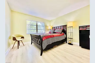 72 7th St S #306, Naples, FL 34102 - Photo 18