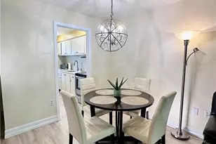 72 7th St S, Naples, FL 34102 - Photo 10