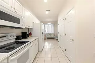 4843 Hampshire Ct, Naples, FL 34112 - Photo 2