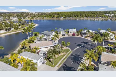 3131 Crystal Lake Dr, Naples, FL 34120 - Photo 24