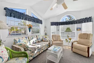 3131 Crystal Lake Dr, Naples, FL 34120 - Photo 4